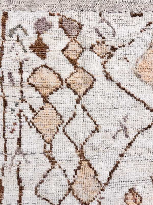Azi, Atlas Collection, Warm Multi - corner detail highlighting craftsmanship