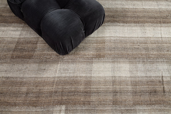 Vintage Persian Kilim - flat-weave kilim - detailed border and fringe
