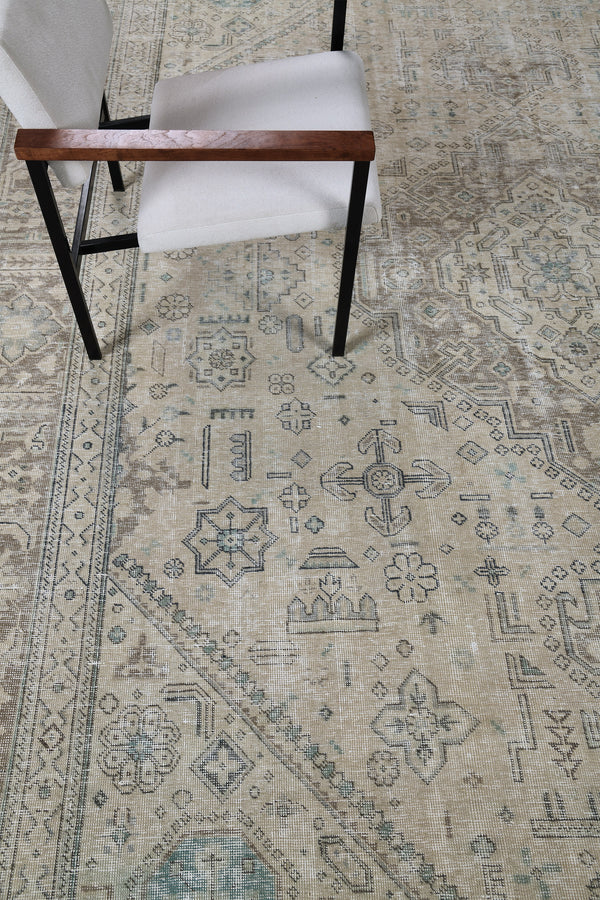 Vintage Persian Tabriz - close-up of weave texture and pile [#1]