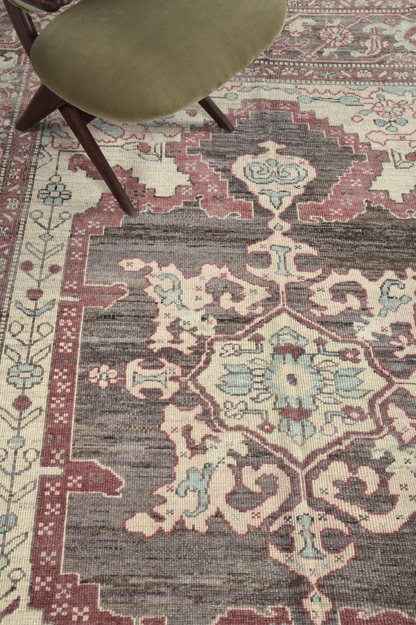 Heriz, Sultanabad Collection - close-up of weave texture and pile