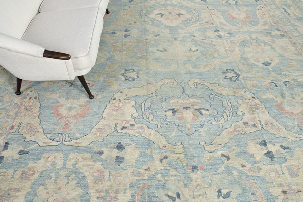 Oushak, Sultanabad Collection - corner detail highlighting craftsmanship [#9]