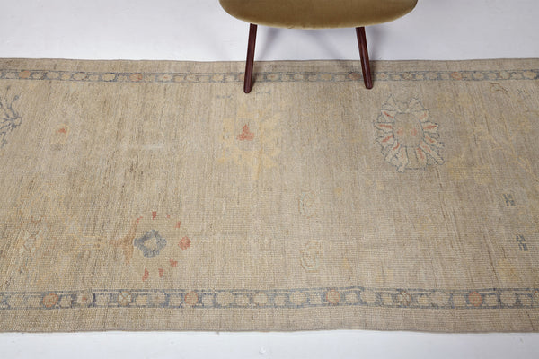 Oushak Runner, Sultanabad Collection - close-up of weave texture and pile [#10]