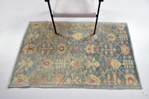 Oushak, Sultanabad Collection - close-up of weave texture and pile [#12]
