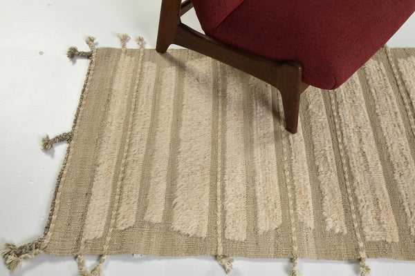 Abrolhos Runner, Haute Bohemian, Gold Wheat - narrow runner - detailed border and fringe [#2]