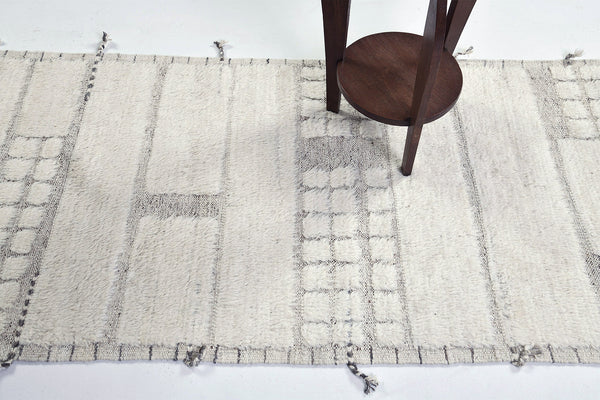 Katabatic Runner, Haute Bohemian, Ivory - narrow runner - close-up of weave texture and pile [#1]