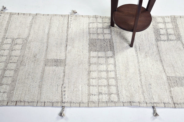 Katabatic Runner, Haute Bohemian, Ivory - narrow runner - close-up of weave texture and pile [#2]