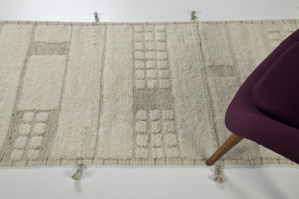 Katabatic Runner, Haute Bohemian, Ivory - narrow runner - close-up of weave texture and pile [#3]