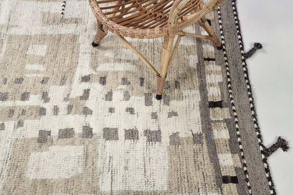 Tament, Atlas Collection, Gray Wheat - detailed border and fringe