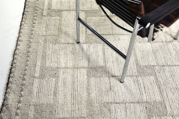 Souani, Nomad Collection, Ivory - close-up of weave texture and pile