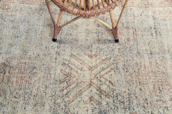 Aksu, Domicile Collection - detailed border and fringe