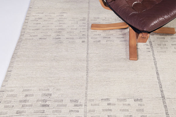 Aderfi, Nomad Collection, Ivory - close-up of weave texture and pile