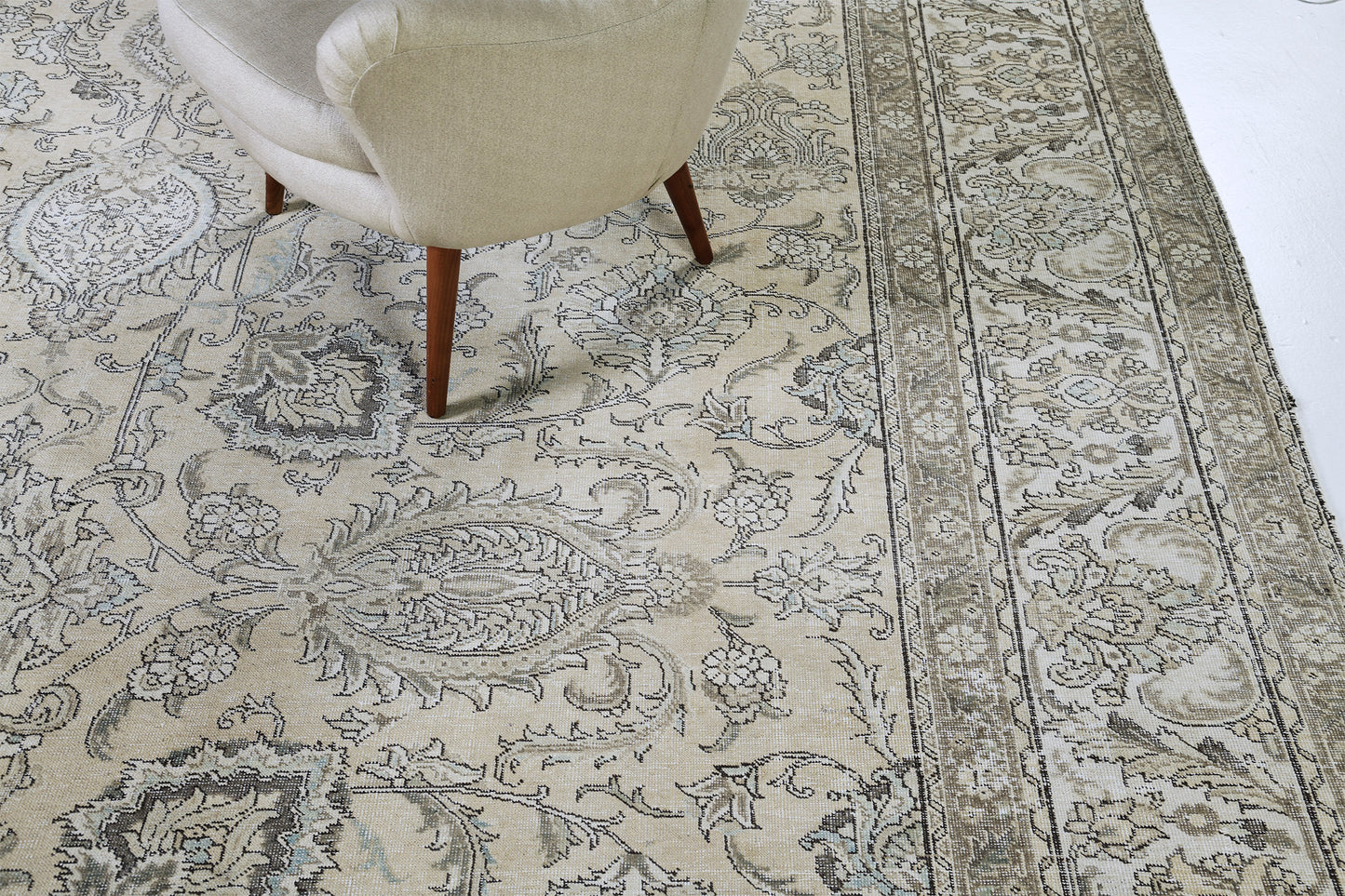 Antique Persian Tabriz - detailed border and fringe [#17]
