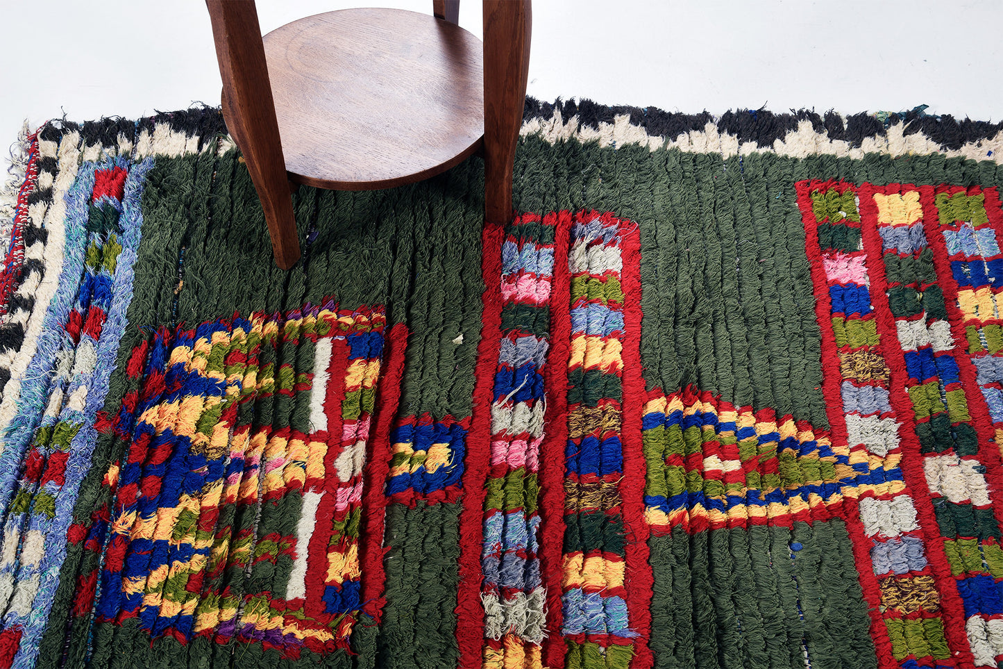 Vintage Moroccan Azilal - handwoven in Morocco - detailed border and fringe [#9]
