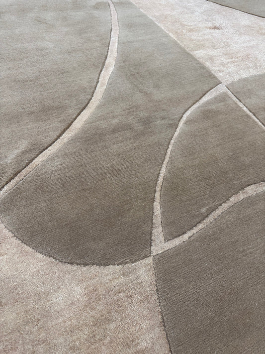 Contour by Claudia Afshar