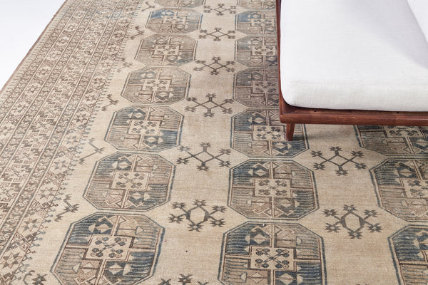 Vintage Afghan Ansari - hand-knotted in Afghanistan - close-up of weave texture and pile
