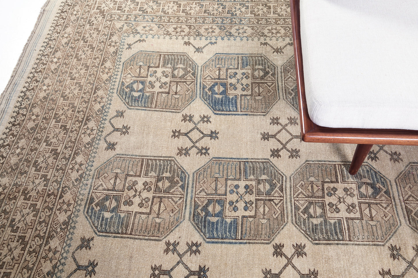 Vintage Afghan Ansari - hand-knotted in Afghanistan - detailed border and fringe