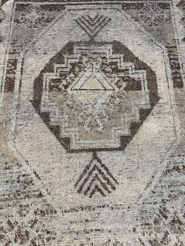Vintage Turkish Kars Runner - narrow runner, hand-knotted in Turkey - close-up of weave texture and pile [#9]