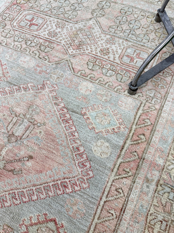 Vintage Turkish Kula - hand-knotted in Turkey - close-up of weave texture and pile