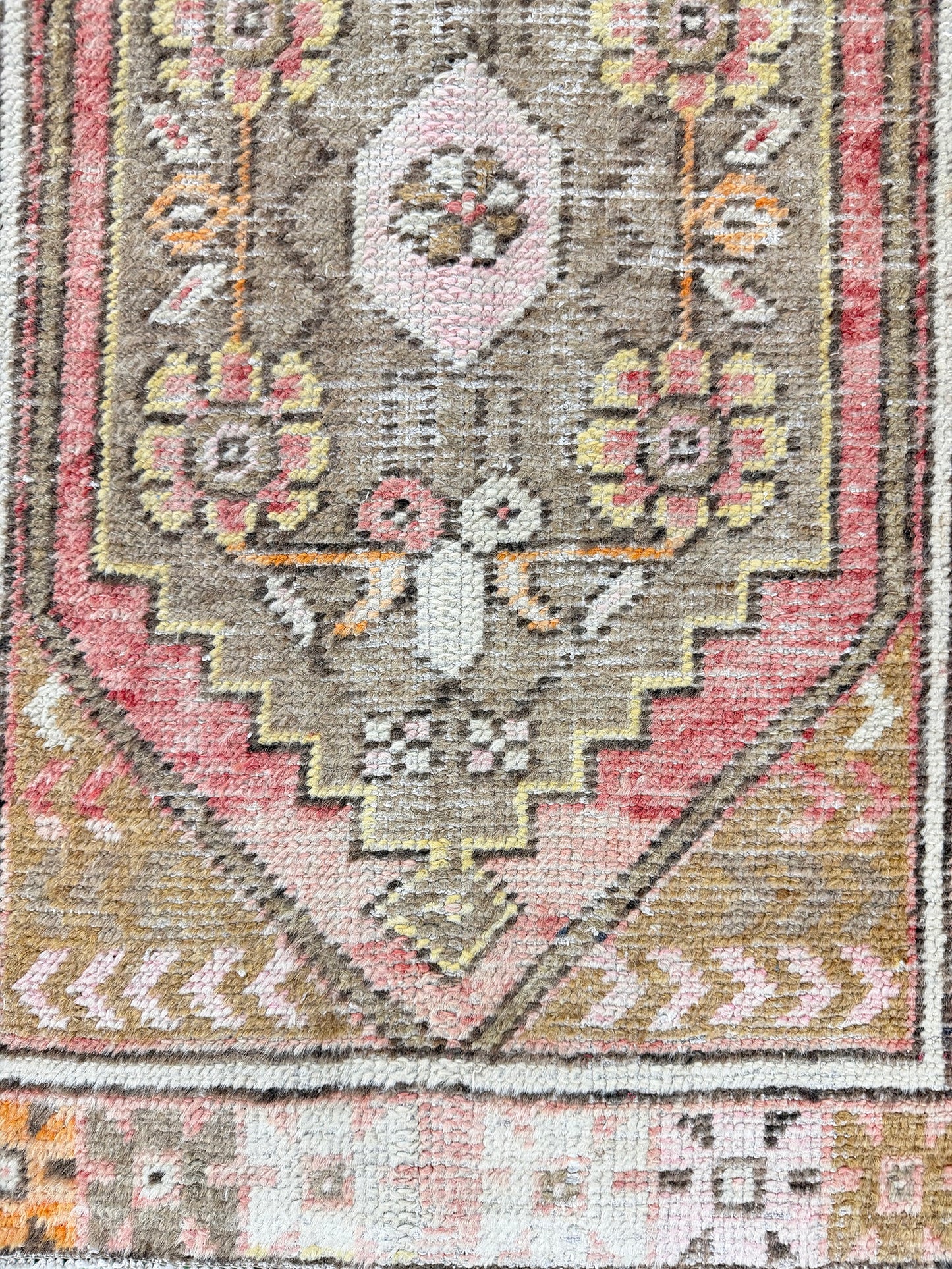 Antique Turkish Oushak Fertek