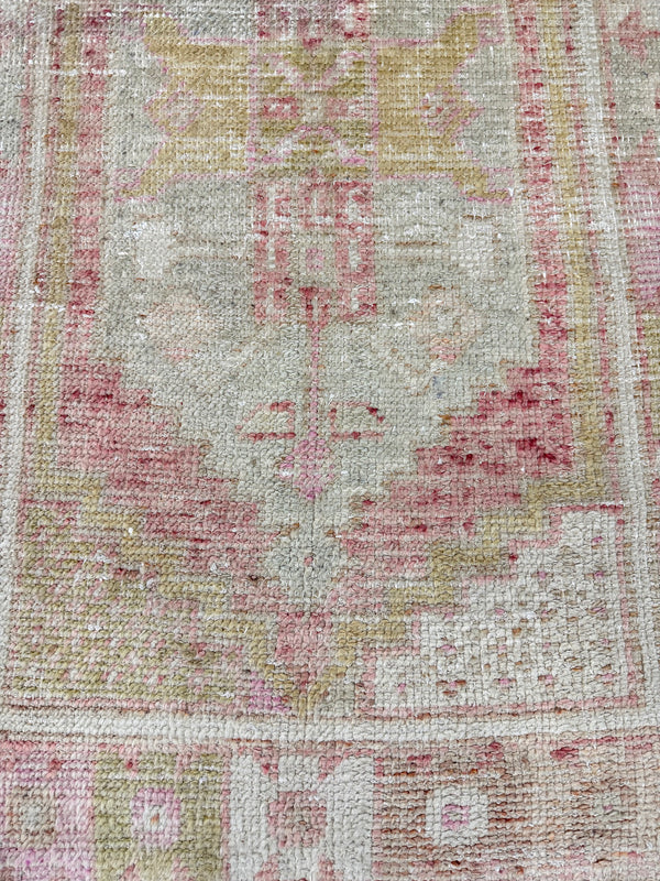 Antique Turkish Oushak - hand-knotted in Turkey - close-up of weave texture and pile [#19]