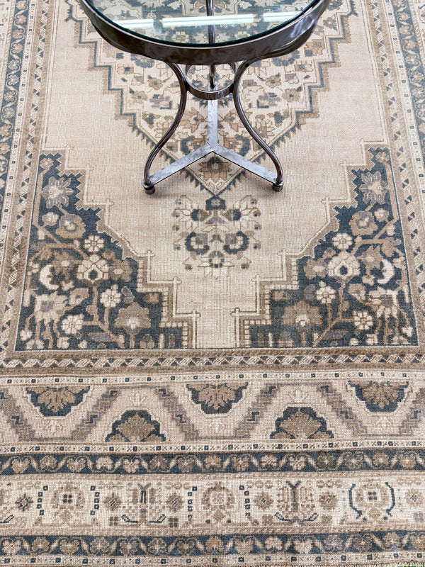 Vintage Turkish Taspinar - hand-knotted in Turkey - detailed border and fringe [#6]