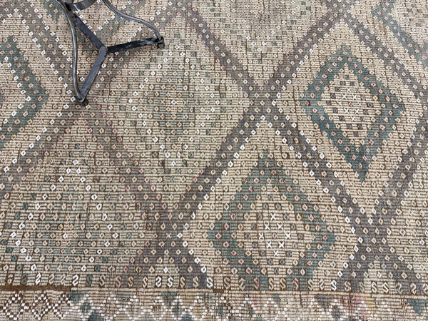Vintage Turkish Jijim - hand-knotted in Turkey - close-up of weave texture and pile [#3]