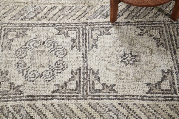 Delpzir Runner, Domicile Collection, Ivory Umbra - narrow runner - detailed border and fringe [#1]