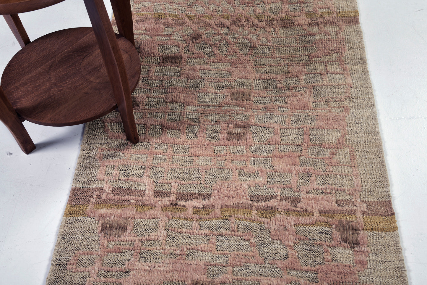 Alwib Runner, Atlas Collection, Gray Rose