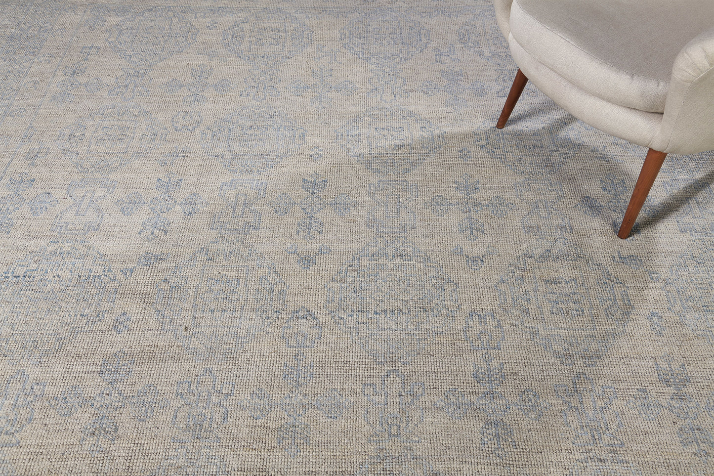 Coresantha Seasons, Domicile Collection - detailed border and fringe