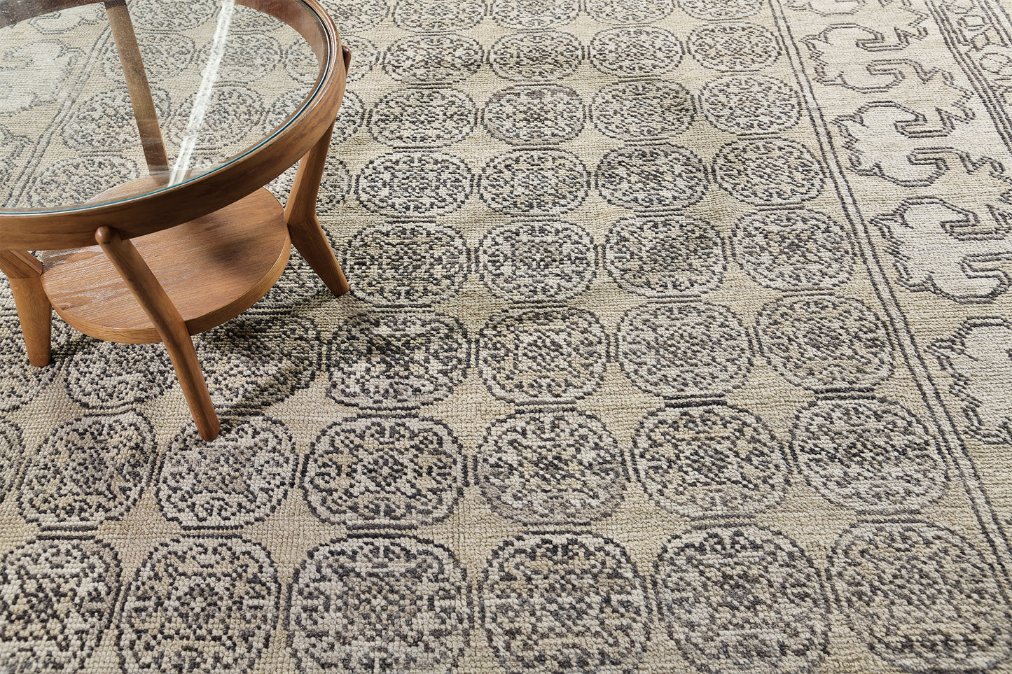 Tugay, Domicile Collection, Earth Umbra - detailed border and fringe
