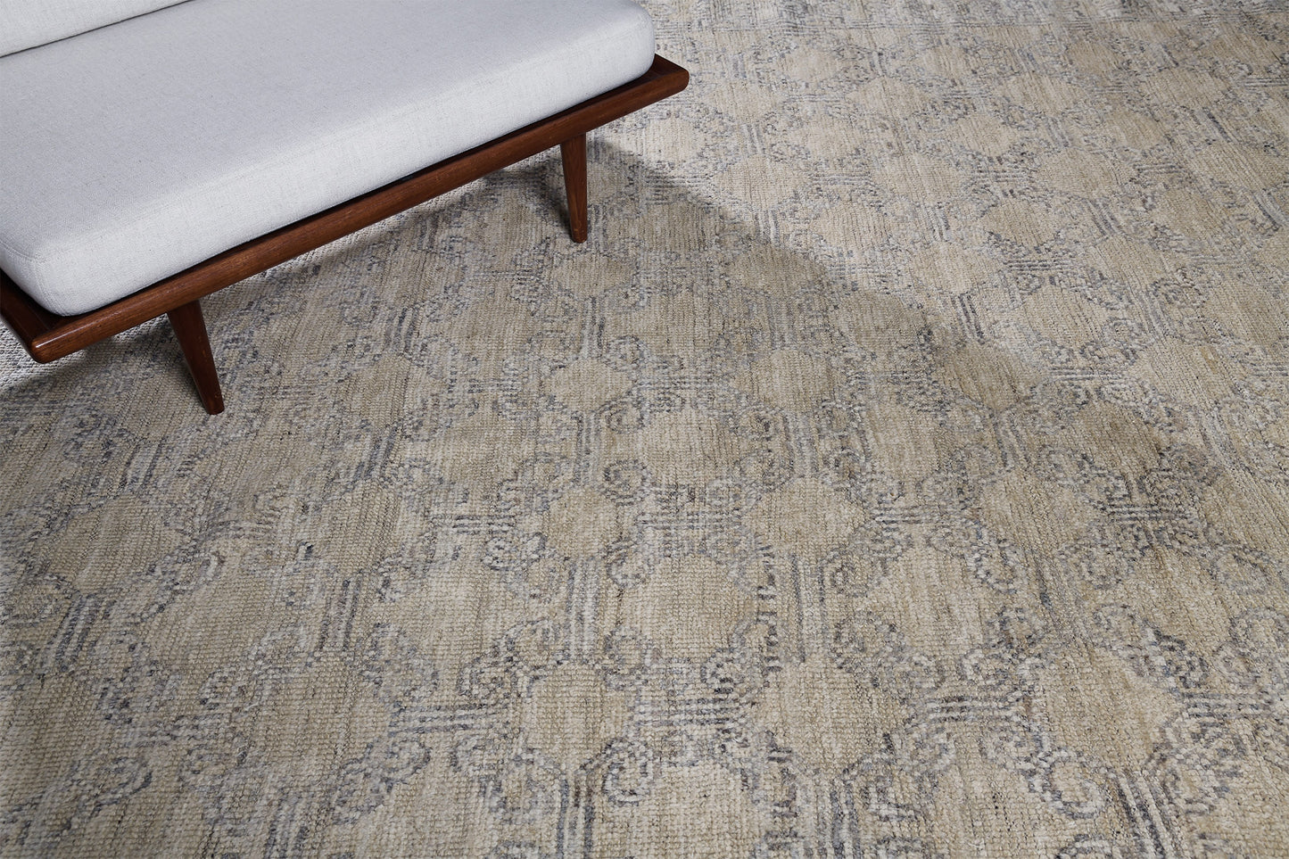 Pamirs, Domicile Collection, Rose Fade - detailed border and fringe