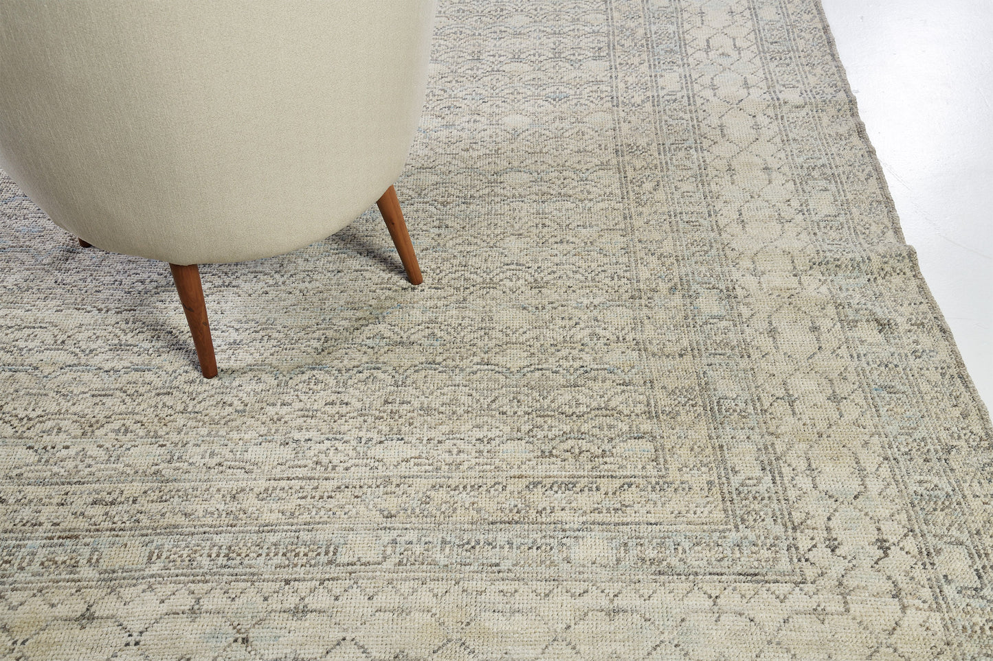 Bolbol, Domicile Collection - detailed border and fringe