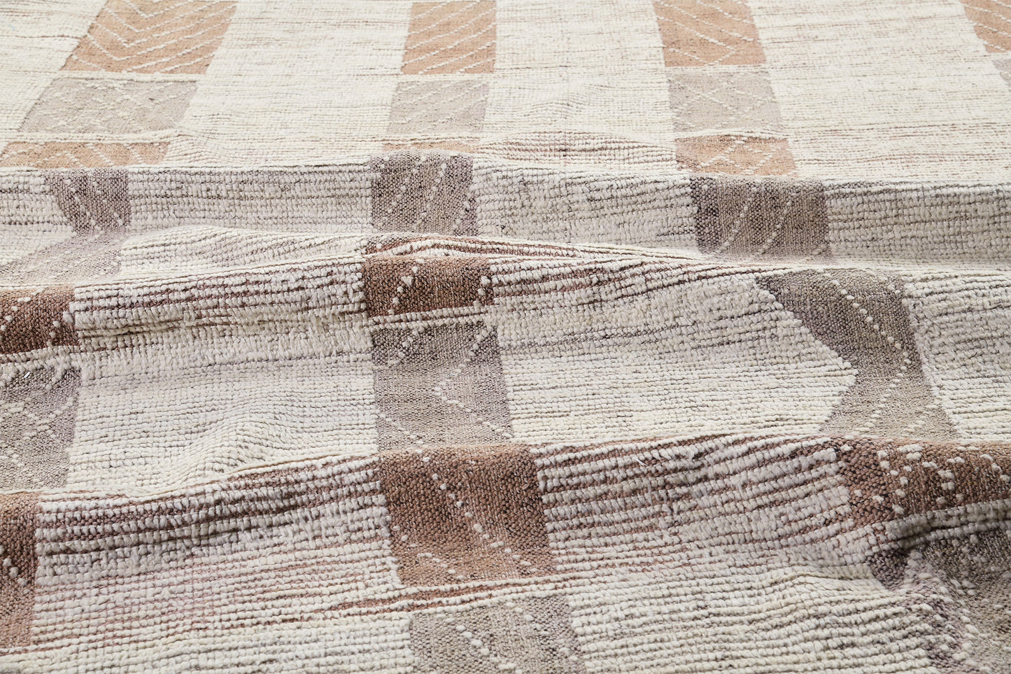 Tavsot, Nomad Collection, Natural Rust - reverse side showing construction
