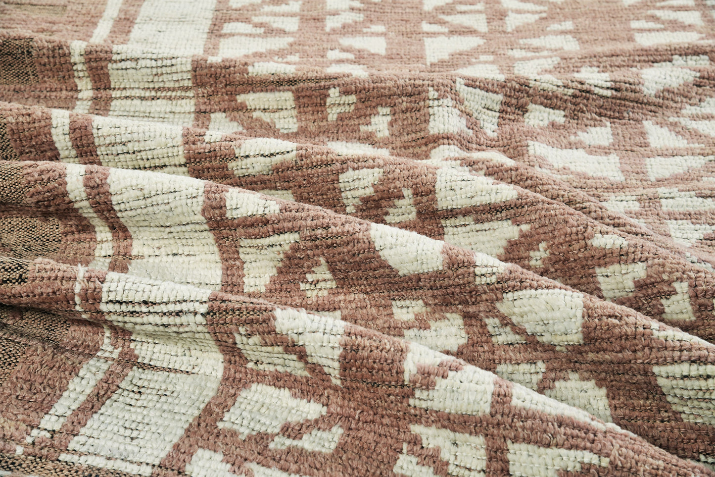 Hoopo, Nomad Collection, Light Rust - styled in room setting