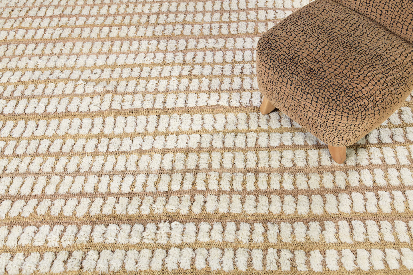 Barguzin, Haute Bohemian, Ivory Rose - detailed border and fringe