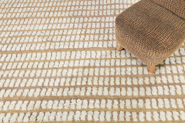 Barguzin, Haute Bohemian, Ivory Rose - detailed border and fringe