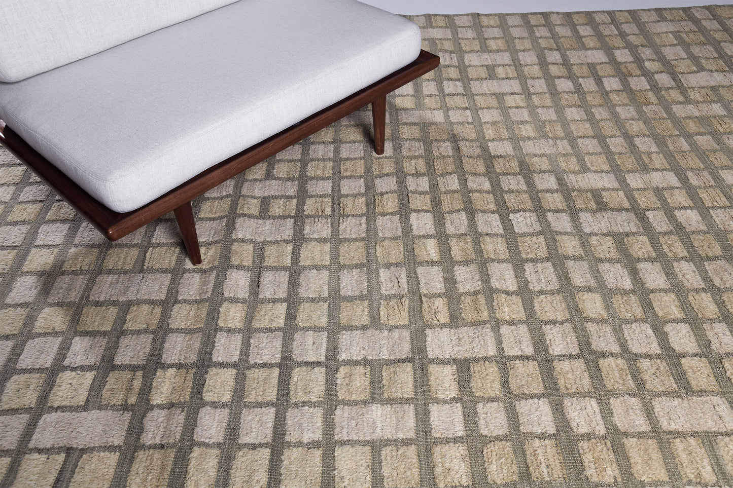 Lumiyy, Kust Collection, Soft Gold - close-up of weave texture and pile
