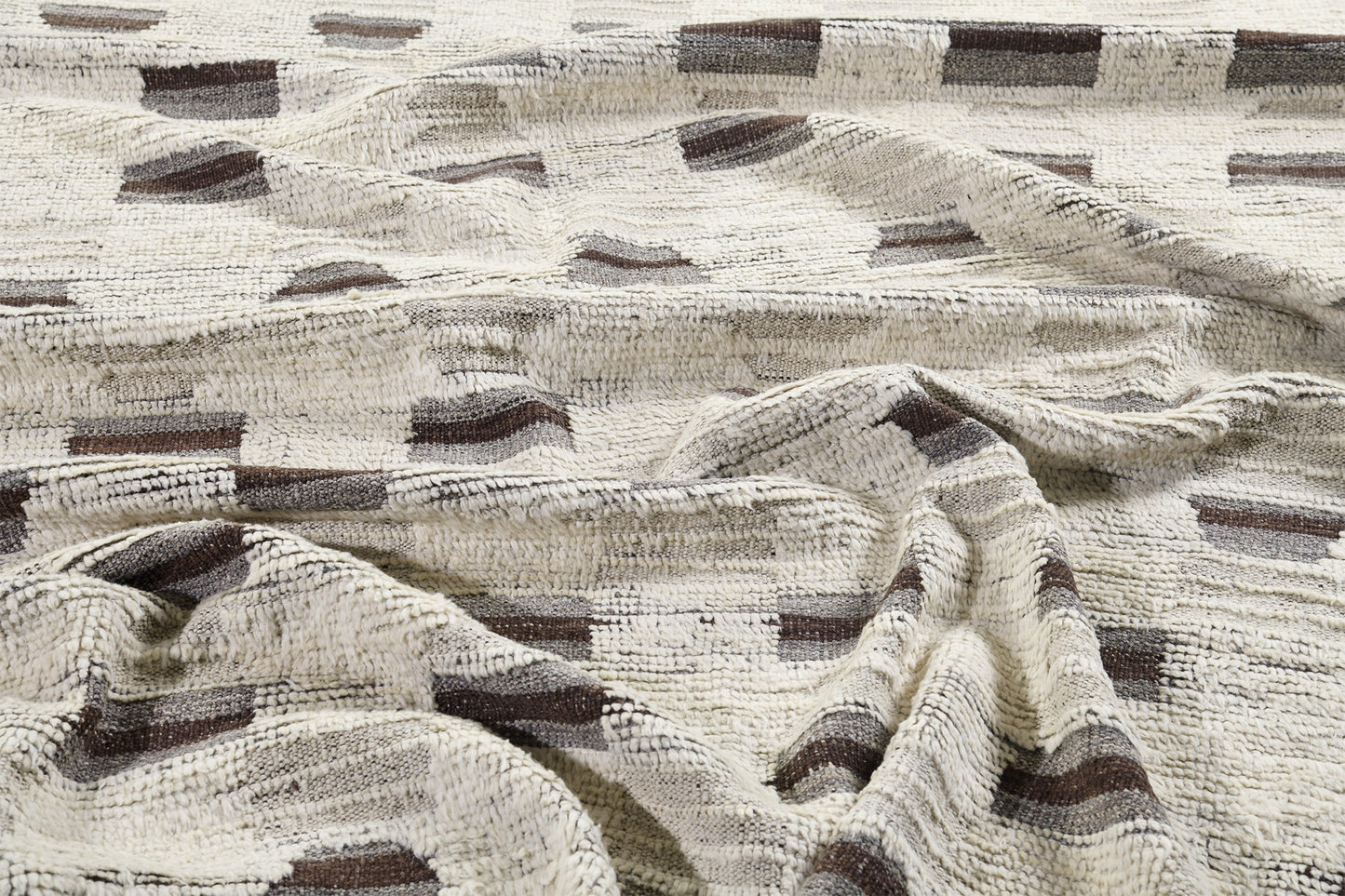 Fisilda, Nomad Collection, Ivory Natural - full length showing color variation [#4]