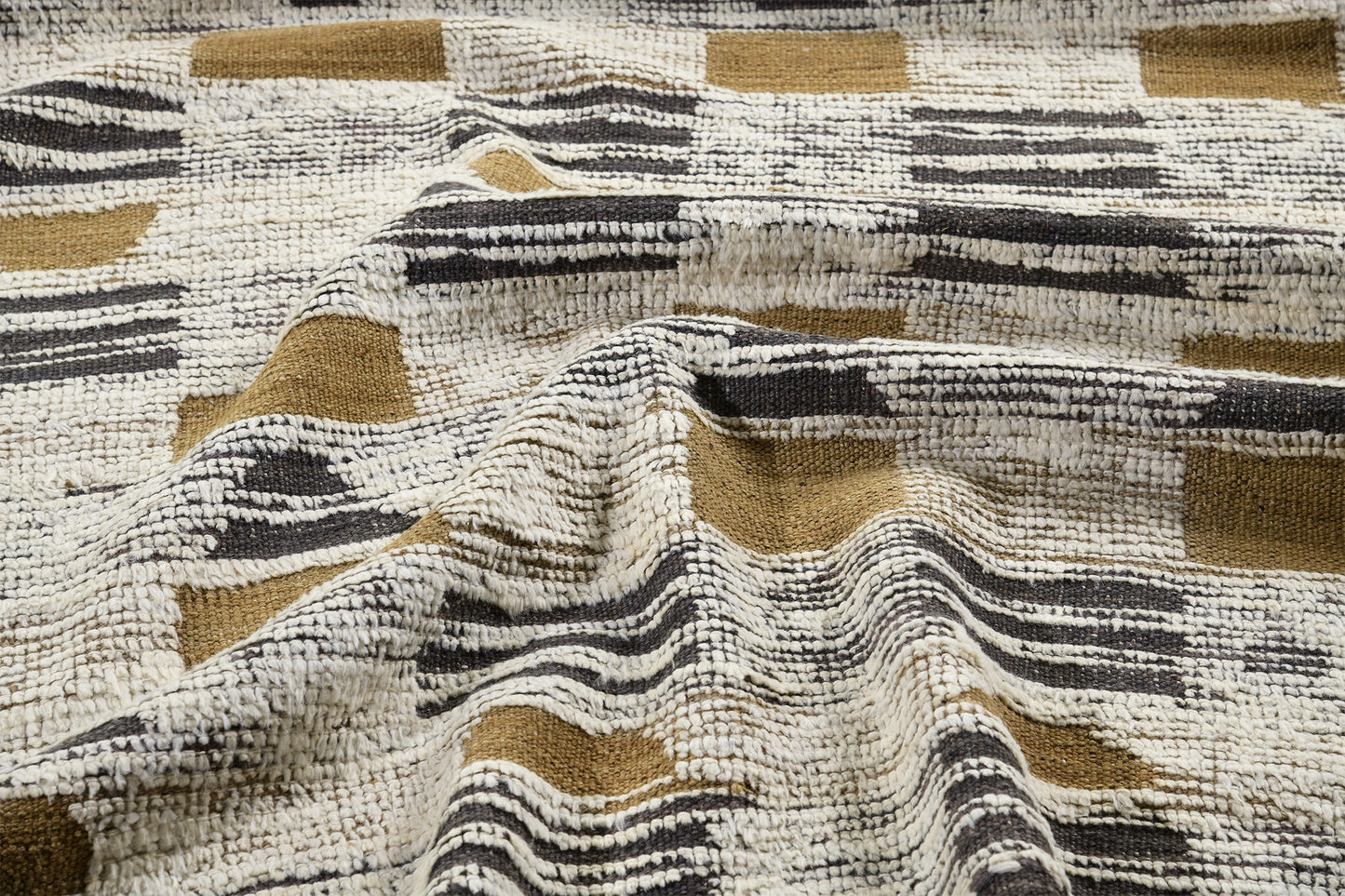 Fisilda, Nomad Collection, Orange Spice - full length showing color variation