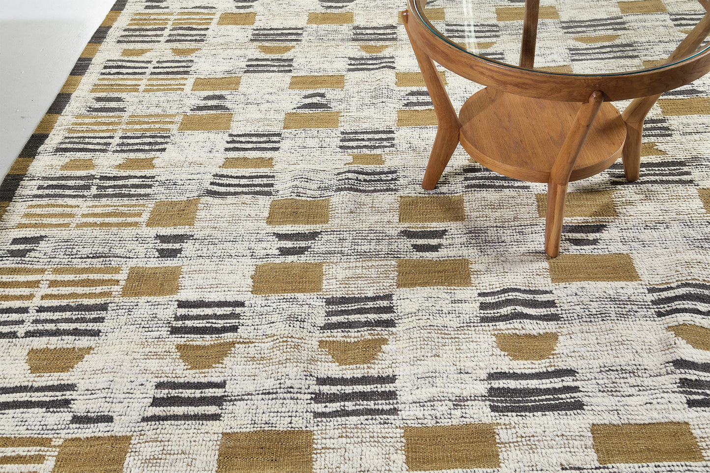 Fisilda, Nomad Collection, Orange Spice - styled in room setting