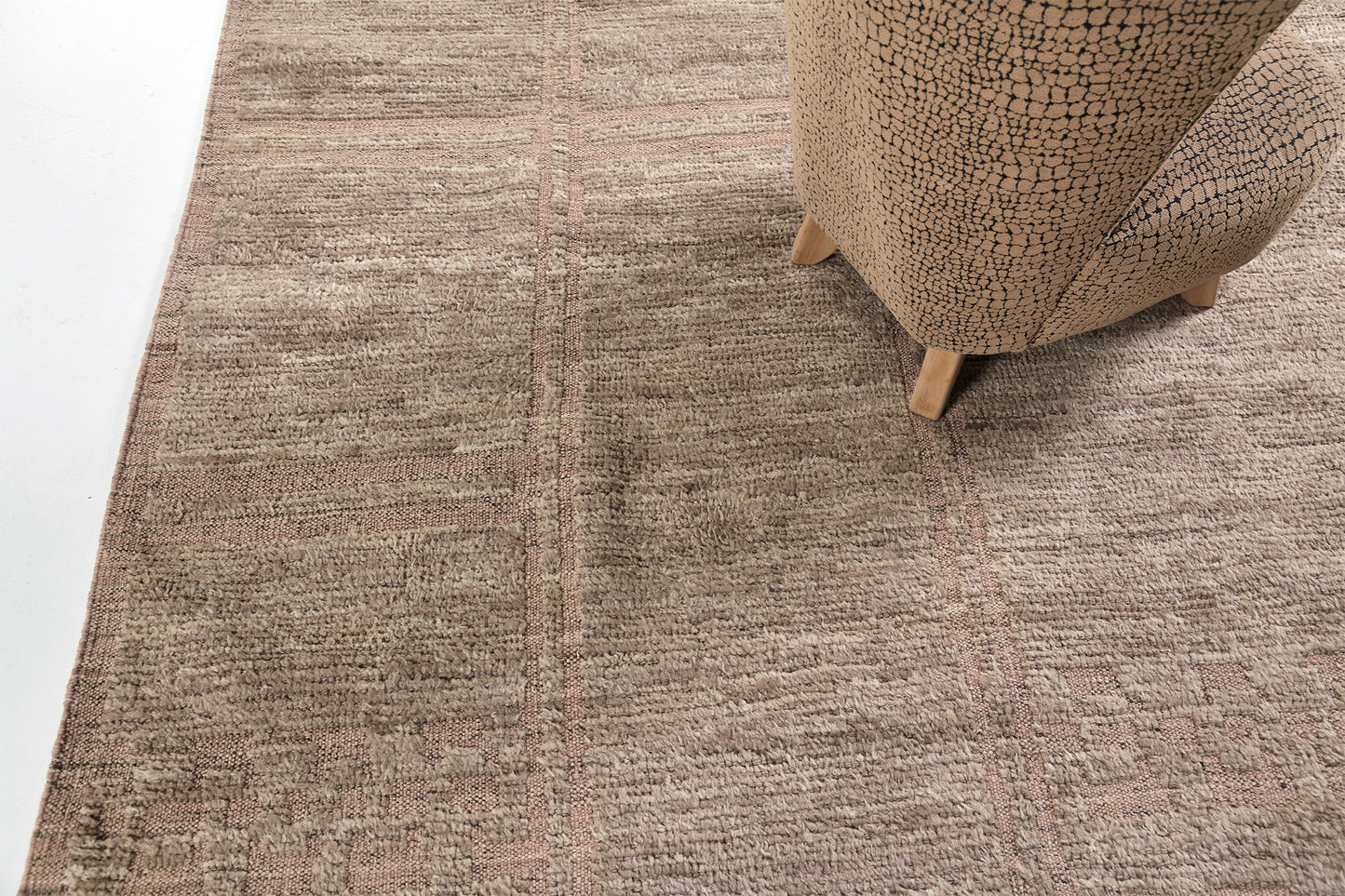 Meddur, Nomad Collection, Brown Clay - detailed border and fringe