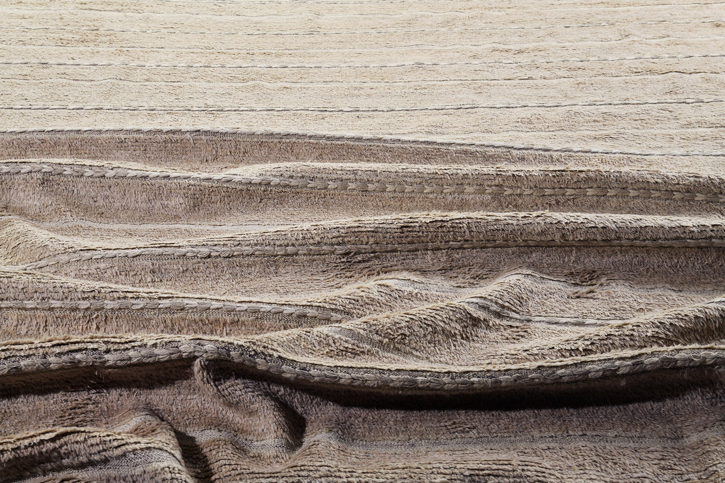 Abrolhos, Haute Bohemian, Wheat - full length showing color variation [#4]