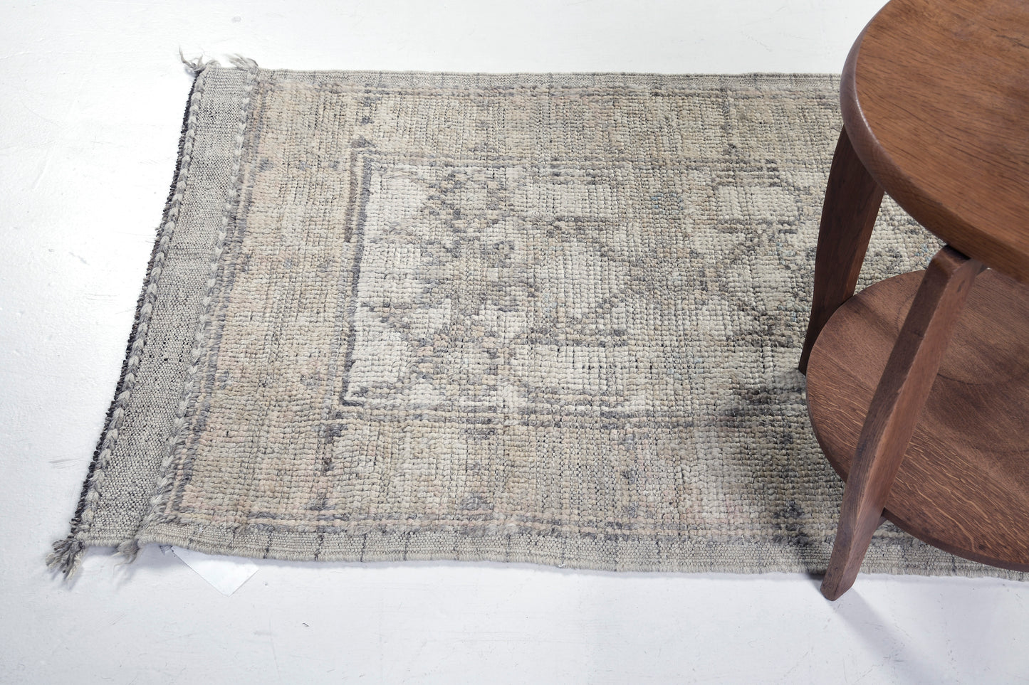 Lopnor Runner, Domicile Collection, Spring Rose