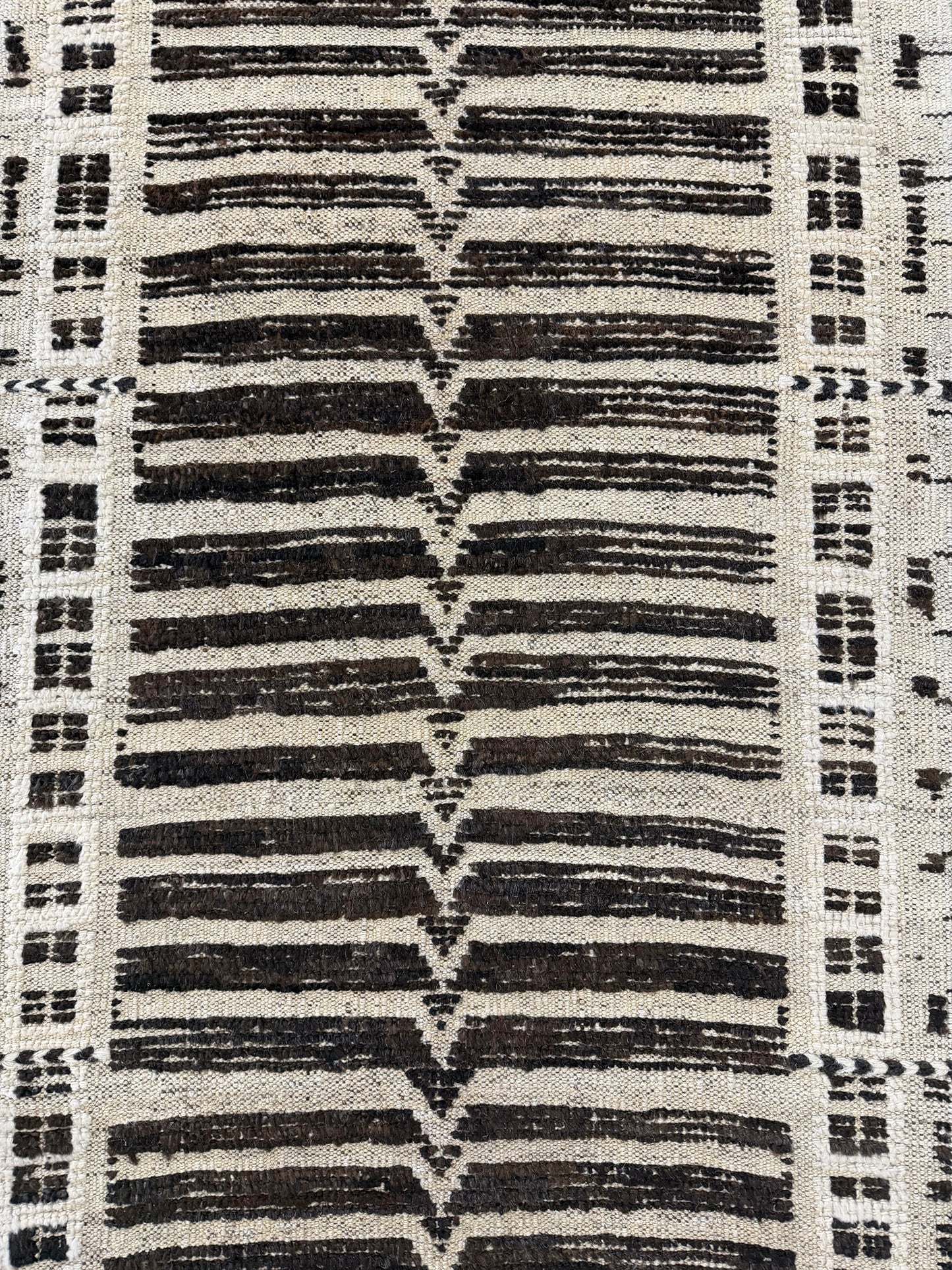 Tala Runner Seasons, Atlas Collection, Ivory Brown