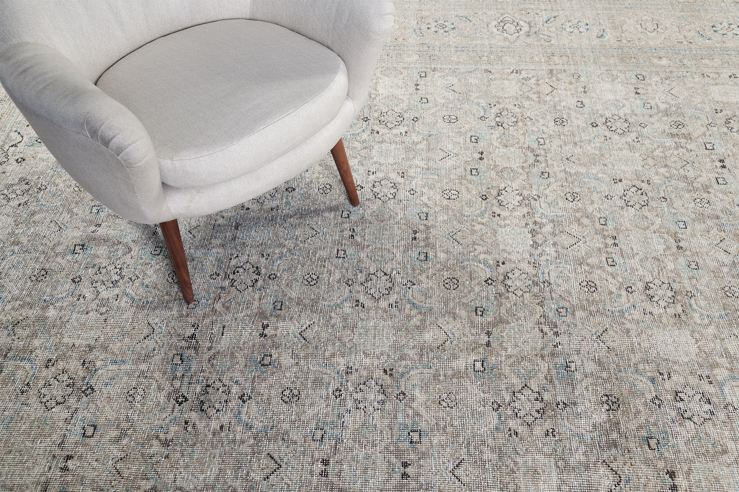 Antique Persian Mahal - close-up of weave texture and pile [#9]