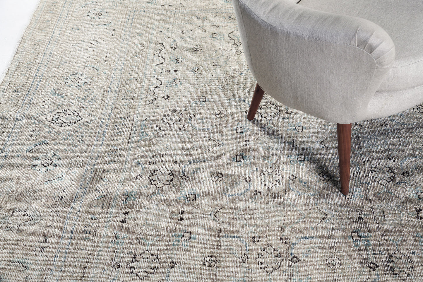 Antique Persian Mahal - detailed border and fringe [#9]