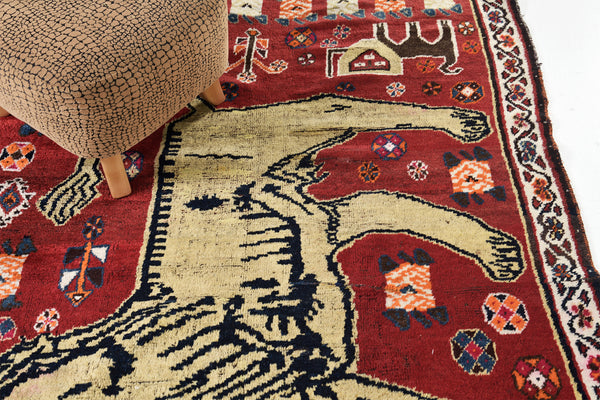 Antique Persian Ghashghaei "Lion Rug" - detailed border and fringe