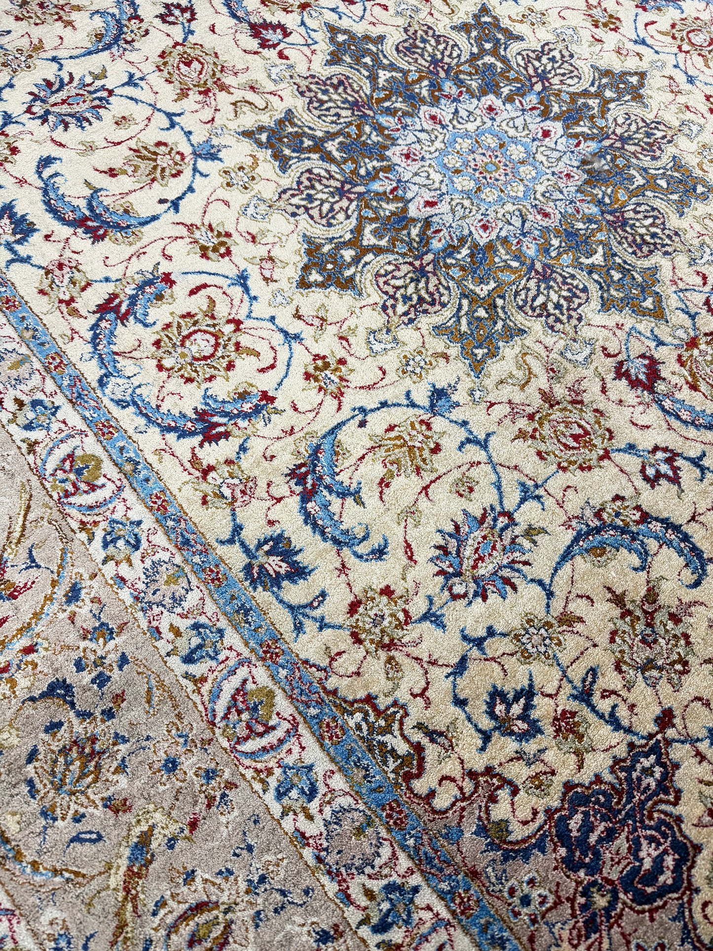 Ex-Fine Vintage Persian Silk Isfahan