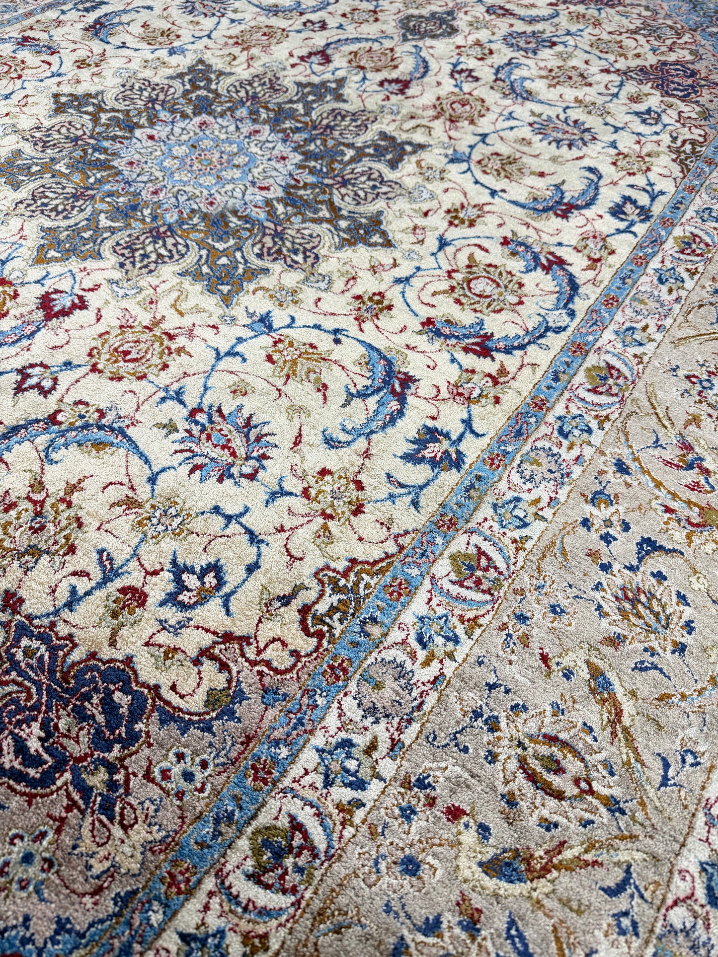 Ex-Fine Vintage Persian Silk Isfahan