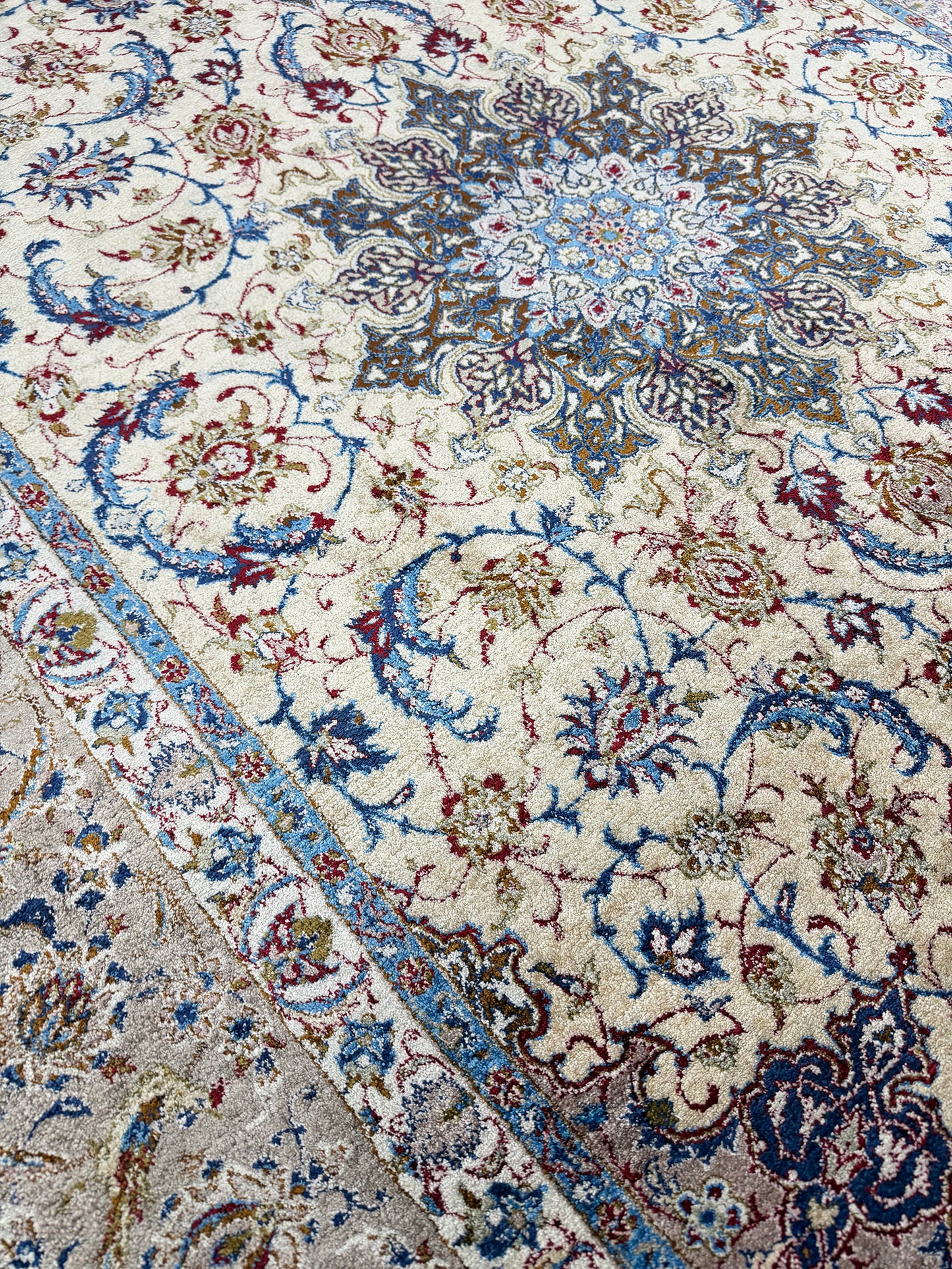 Ex-Fine Vintage Persian Silk Isfahan
